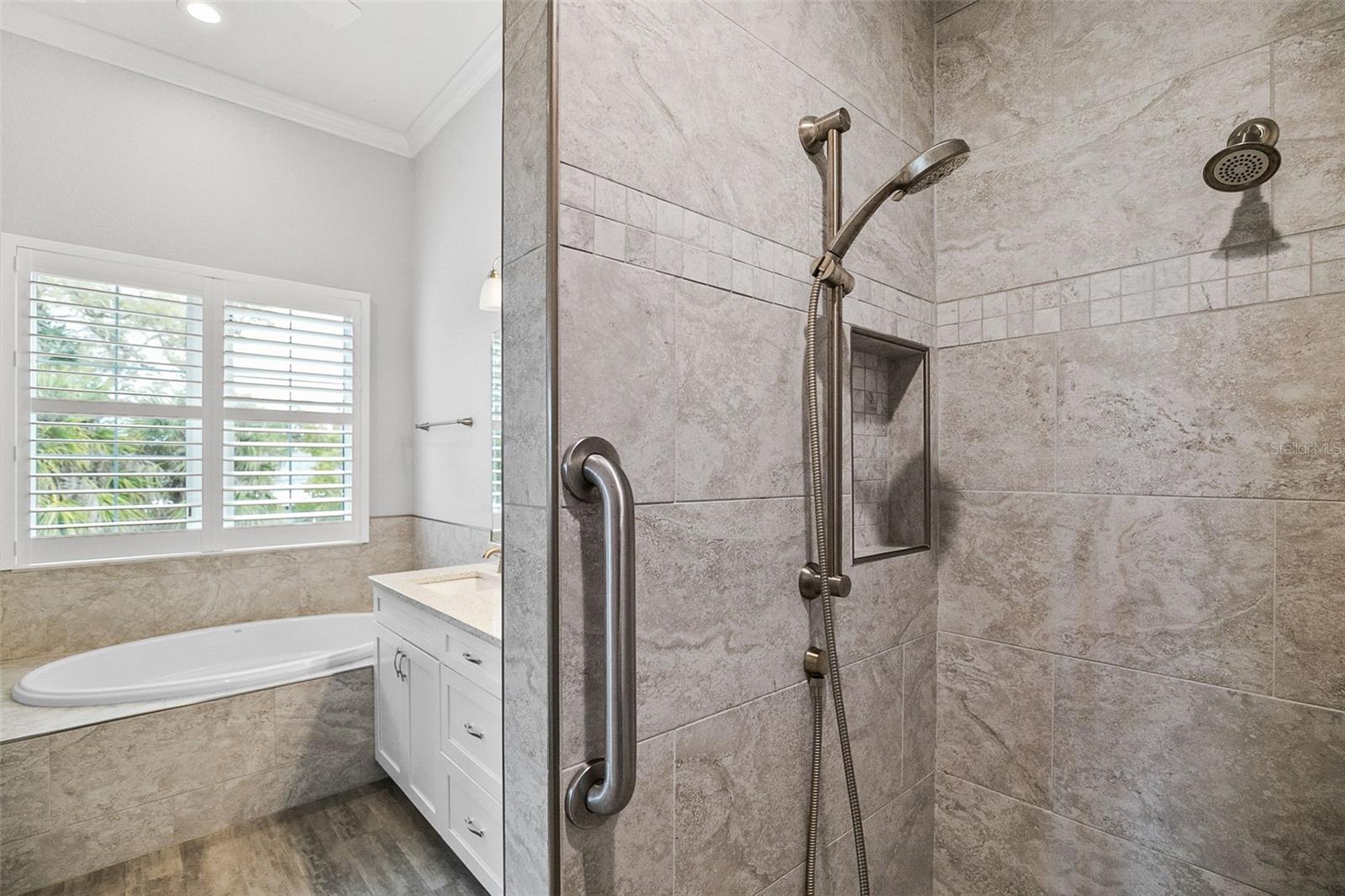 Image 56 of 85 For 212 Milan Avenue W 1