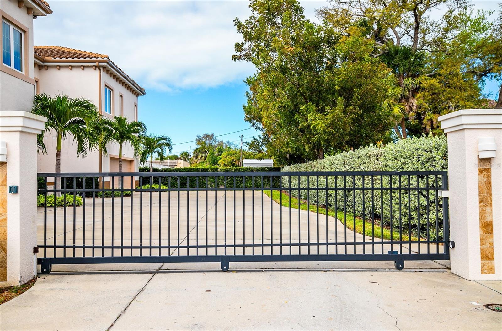 Image 61 of 85 For 212 Milan Avenue W 1