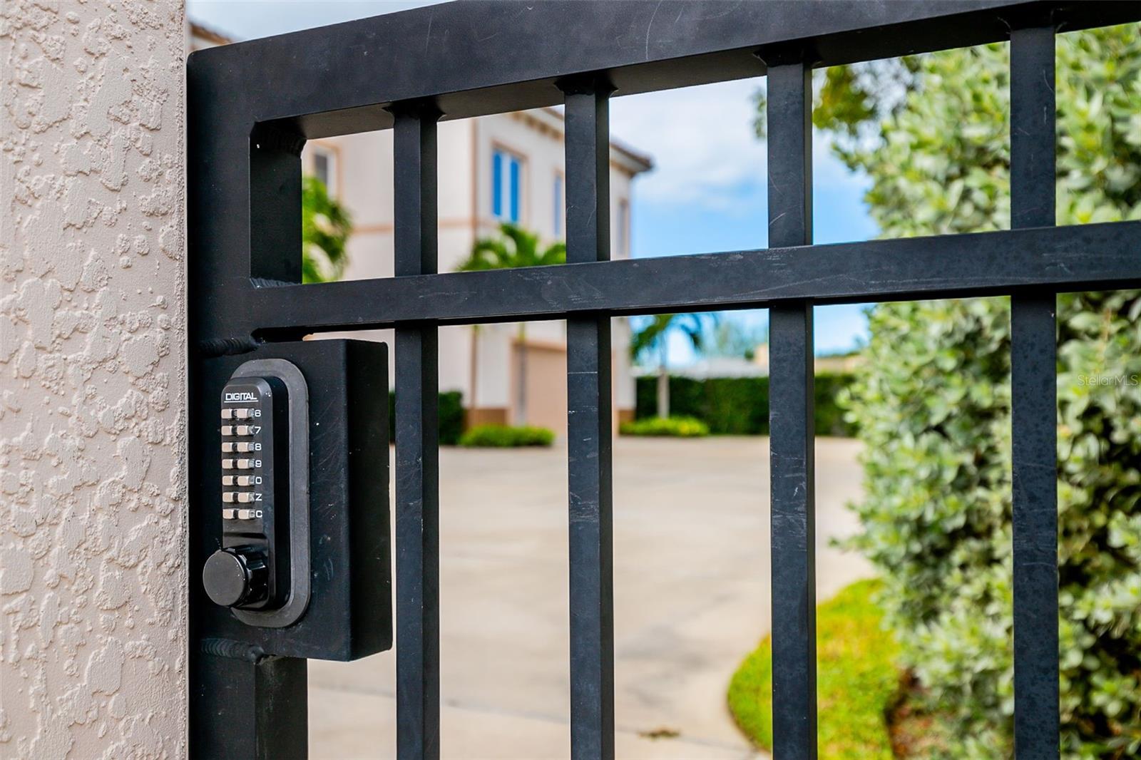 Image 62 of 85 For 212 Milan Avenue W 1