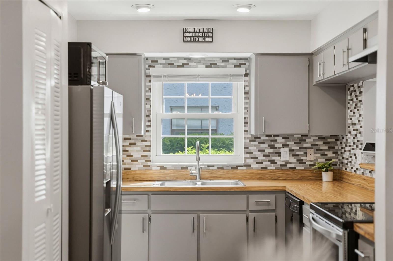 Image 10 of 48 For 5745 Calais Boulevard N 2