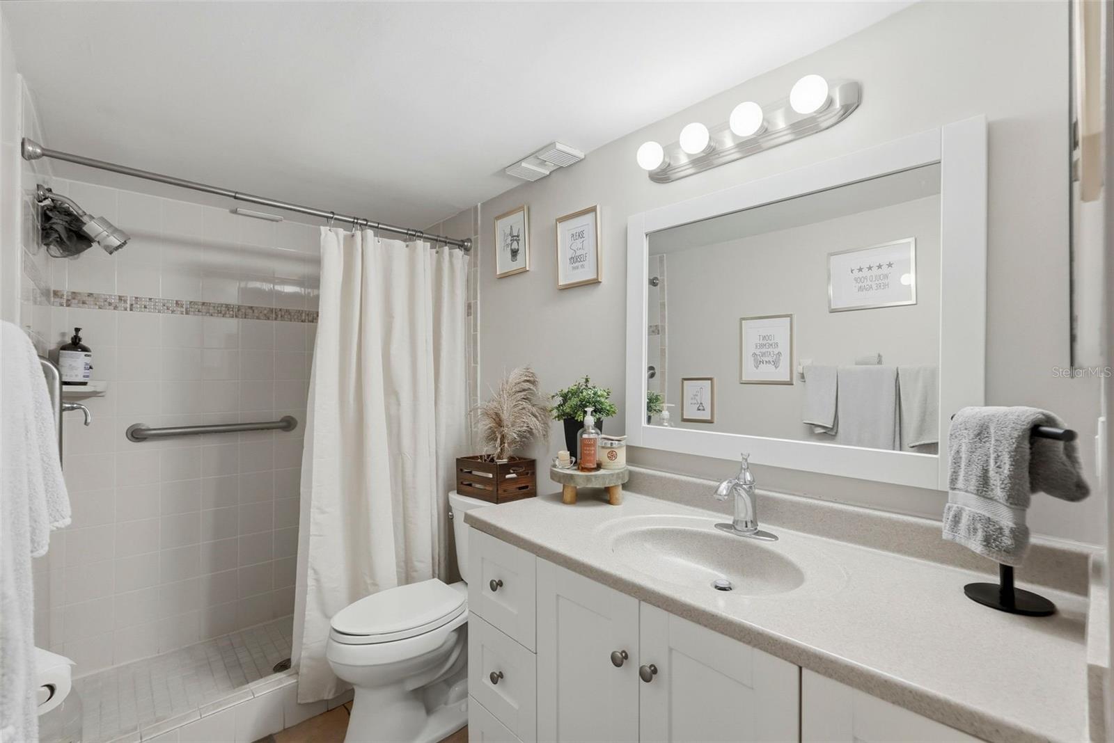 Image 16 of 48 For 5745 Calais Boulevard N 2