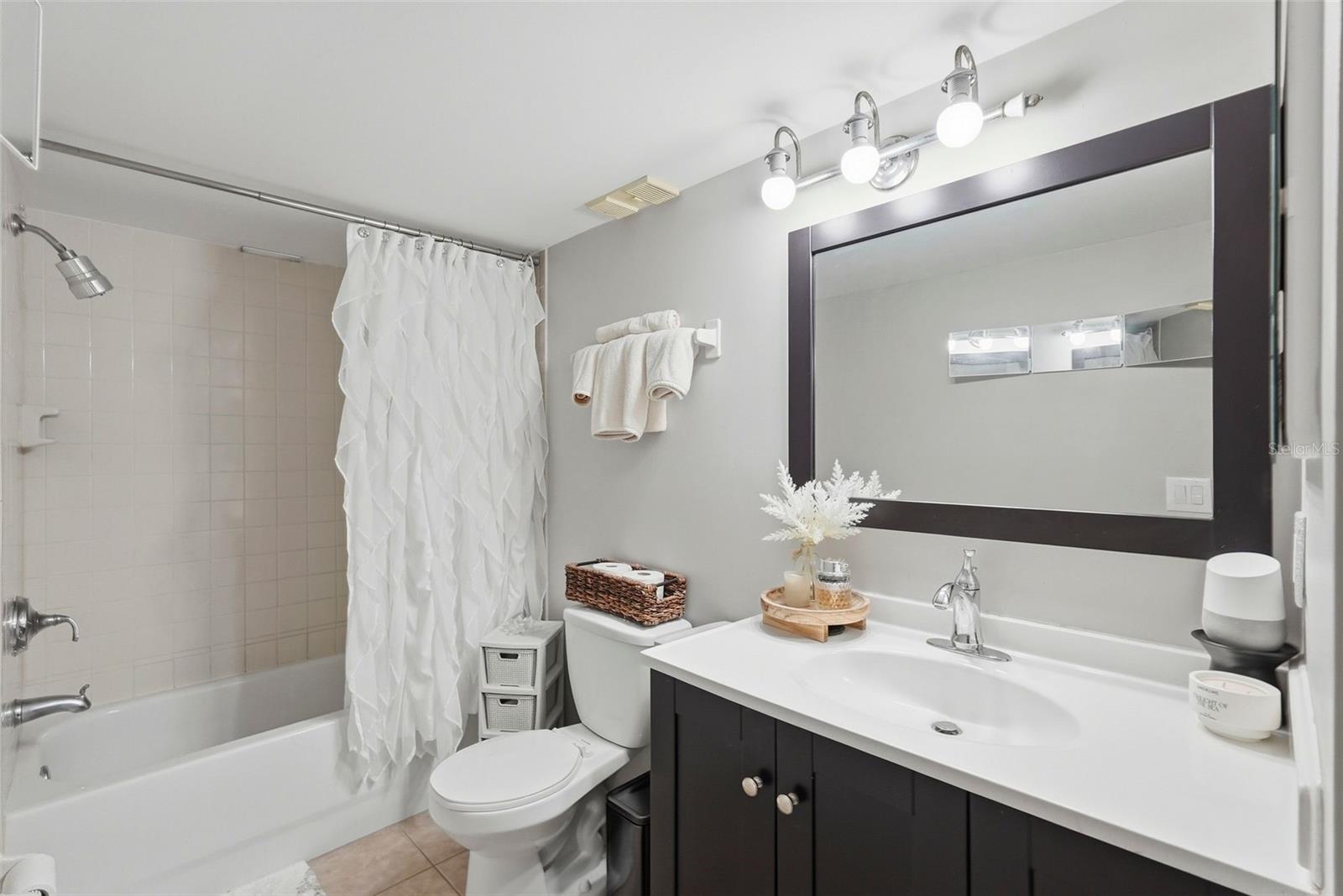 Image 21 of 48 For 5745 Calais Boulevard N 2