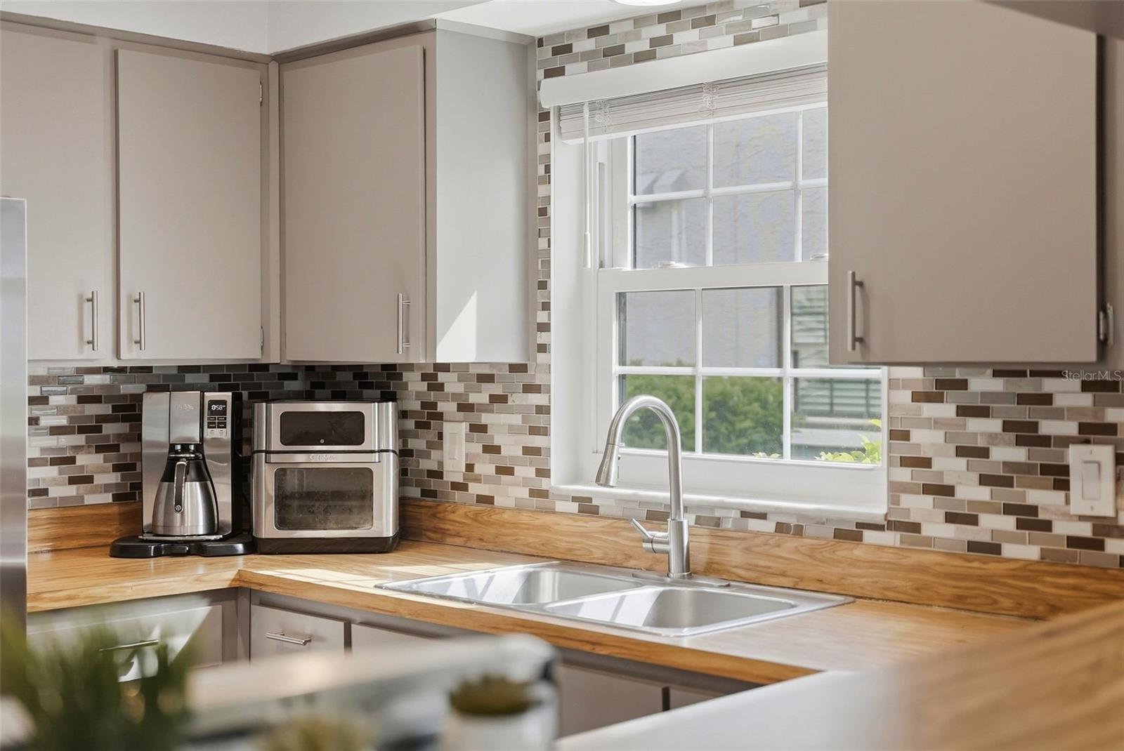 Image 9 of 48 For 5745 Calais Boulevard N 2