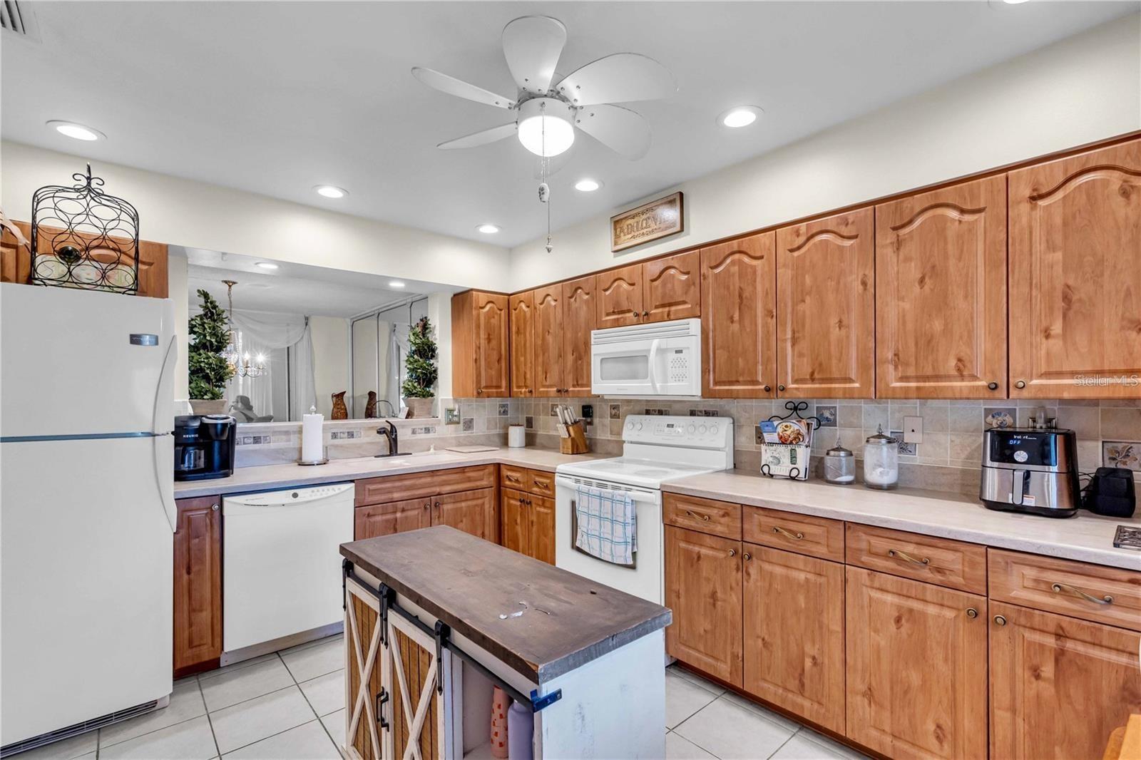 Image 4 of 27 For 6101 34th St W  27c