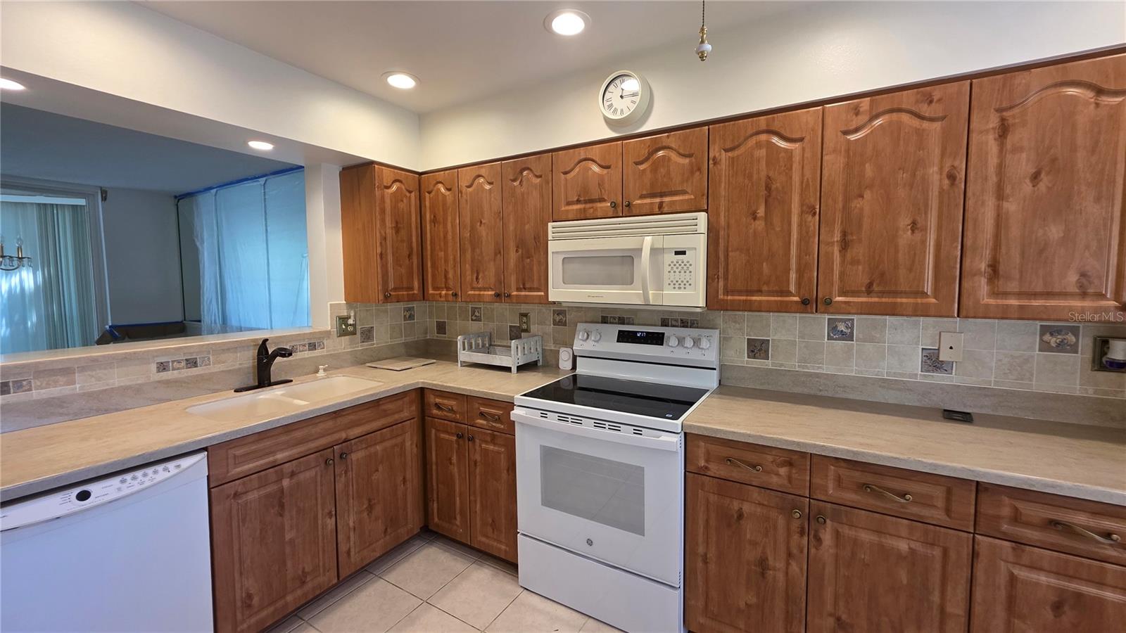 Image 5 of 27 For 6101 34th St W  27c