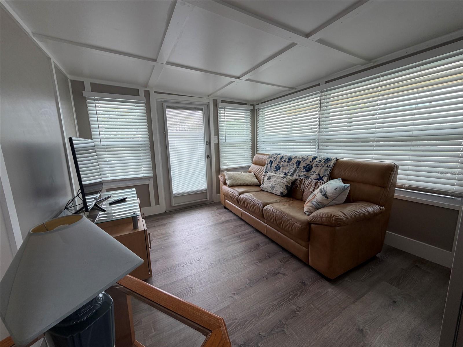 Image 12 of 86 For 5001 Oakland Hills Avenue