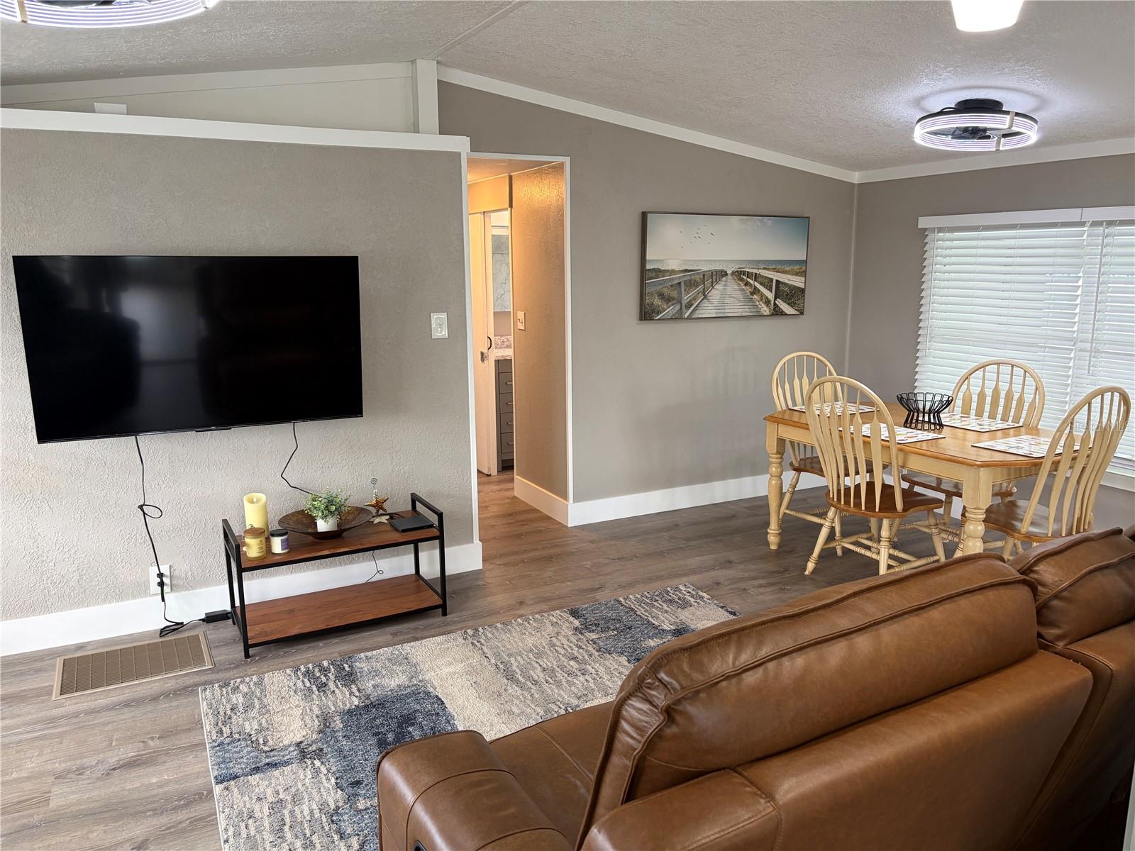 Image 17 of 86 For 5001 Oakland Hills Avenue