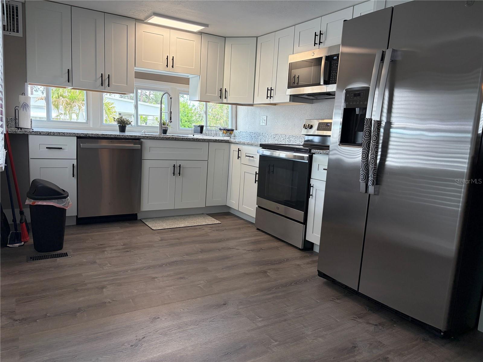 Image 18 of 86 For 5001 Oakland Hills Avenue