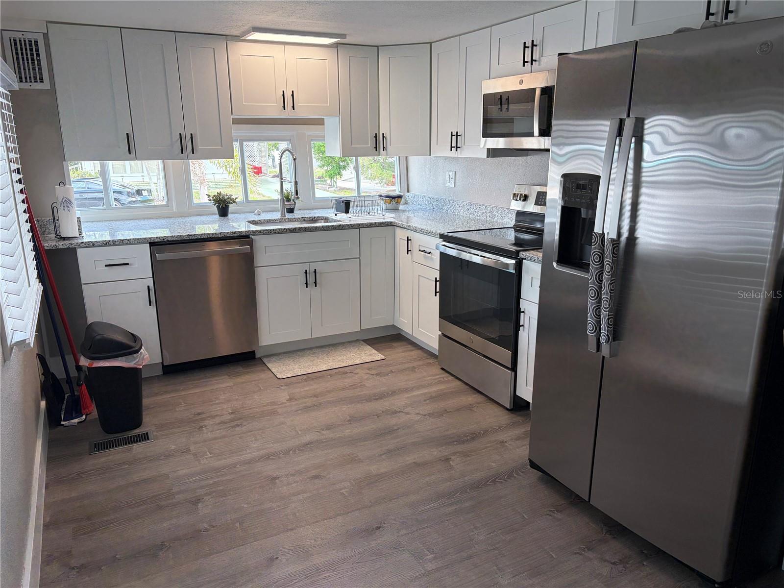 Image 19 of 86 For 5001 Oakland Hills Avenue