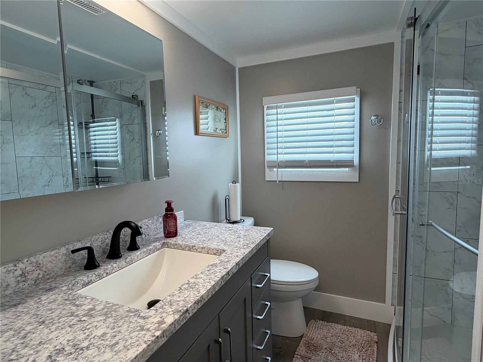 Image 24 of 86 For 5001 Oakland Hills Avenue