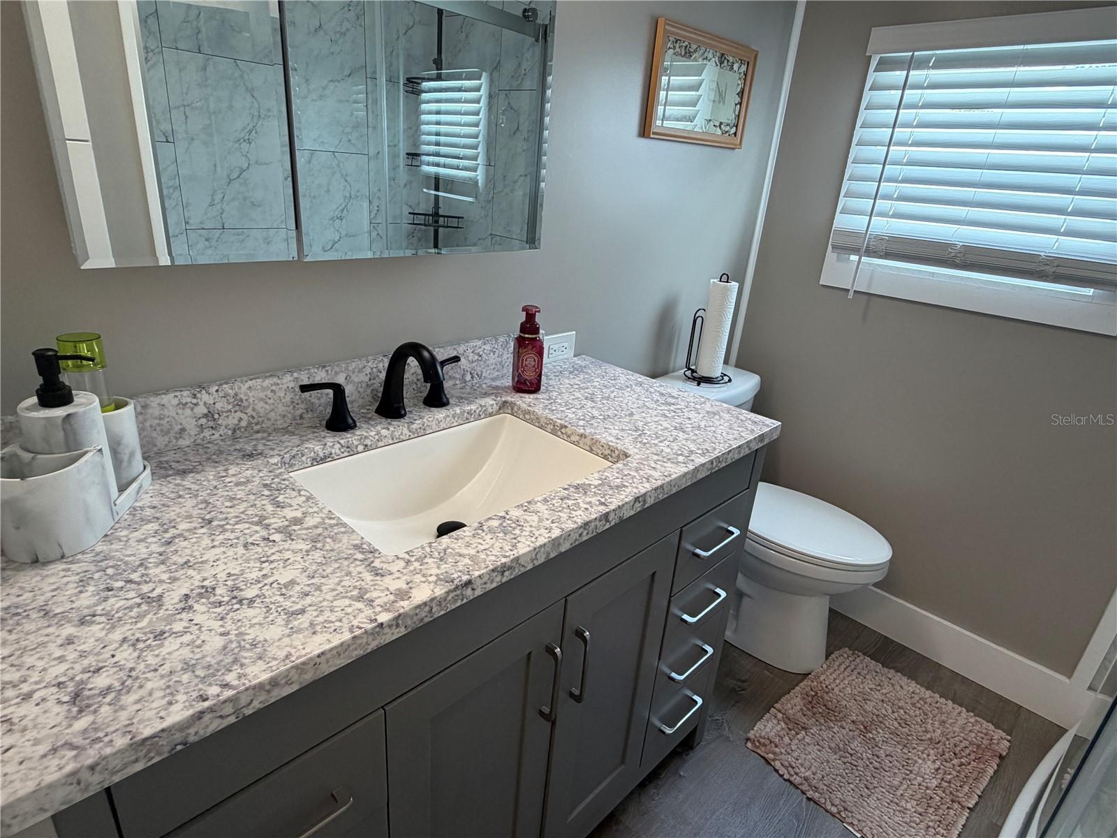 Image 25 of 86 For 5001 Oakland Hills Avenue