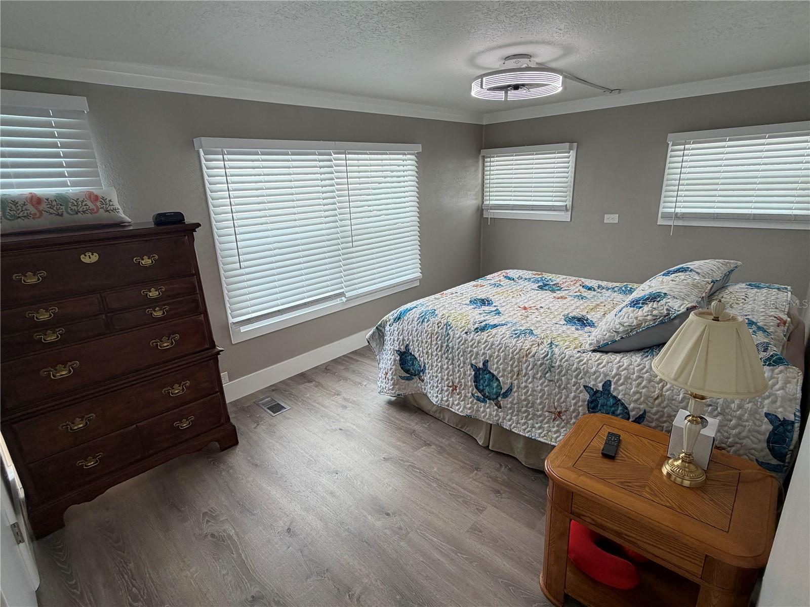 Image 31 of 86 For 5001 Oakland Hills Avenue