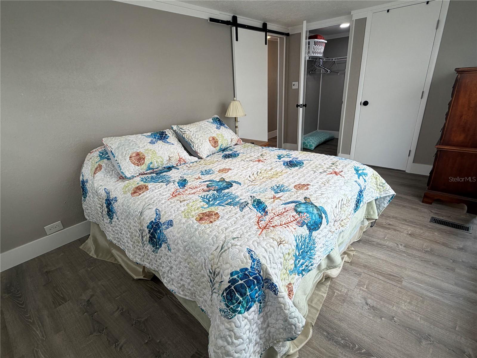 Image 32 of 86 For 5001 Oakland Hills Avenue