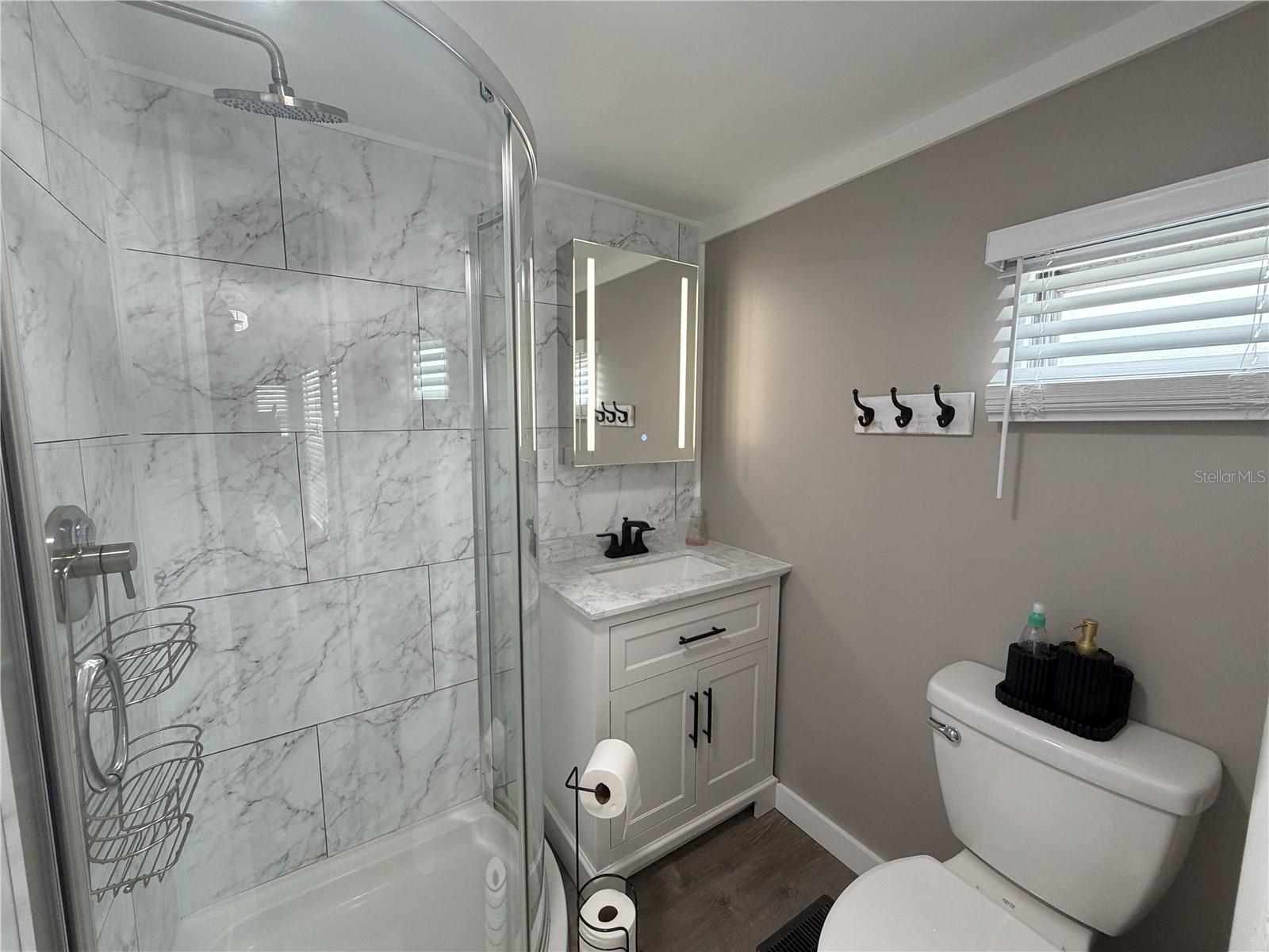 Image 36 of 86 For 5001 Oakland Hills Avenue