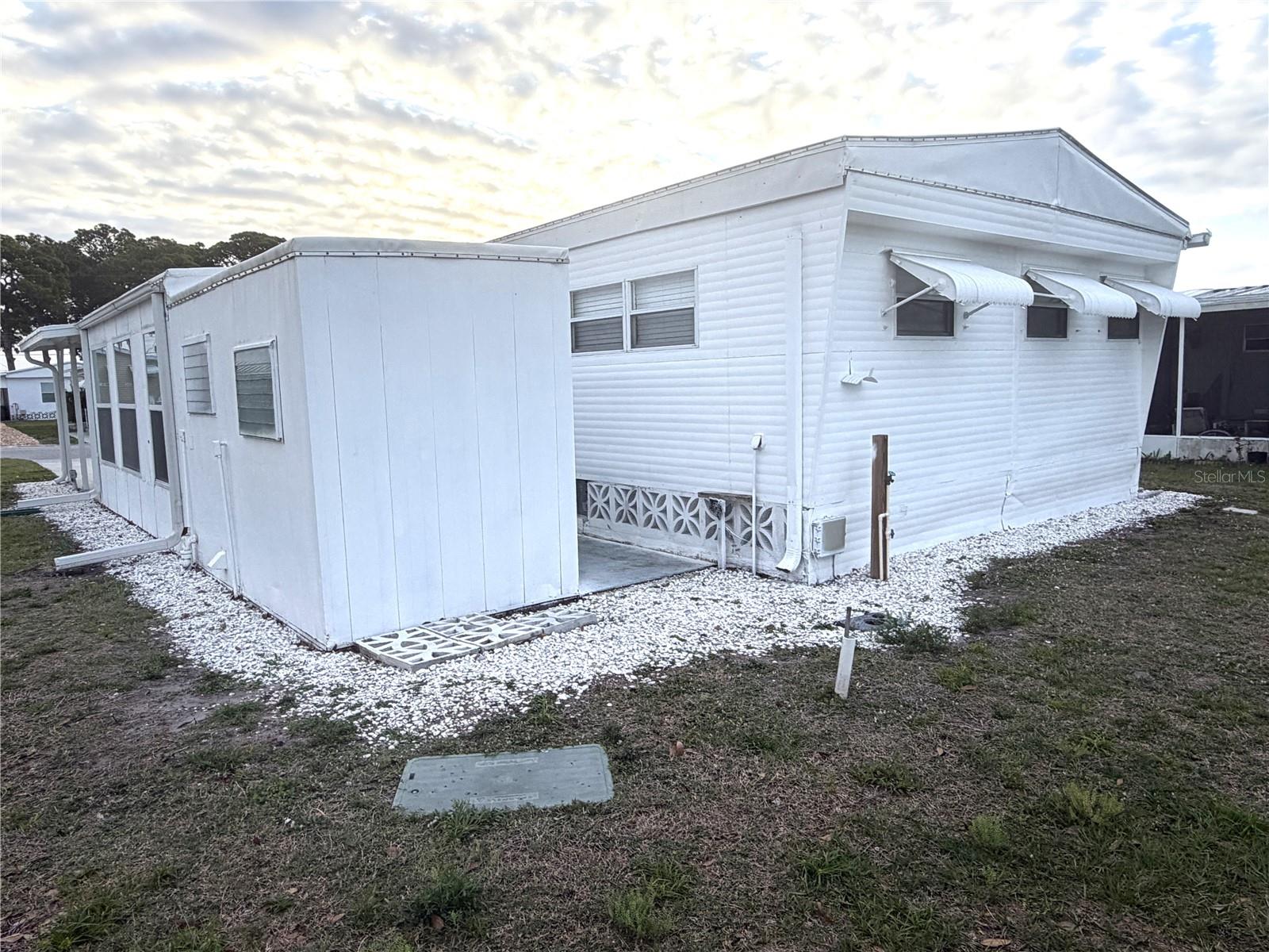 Image 4 of 86 For 5001 Oakland Hills Avenue