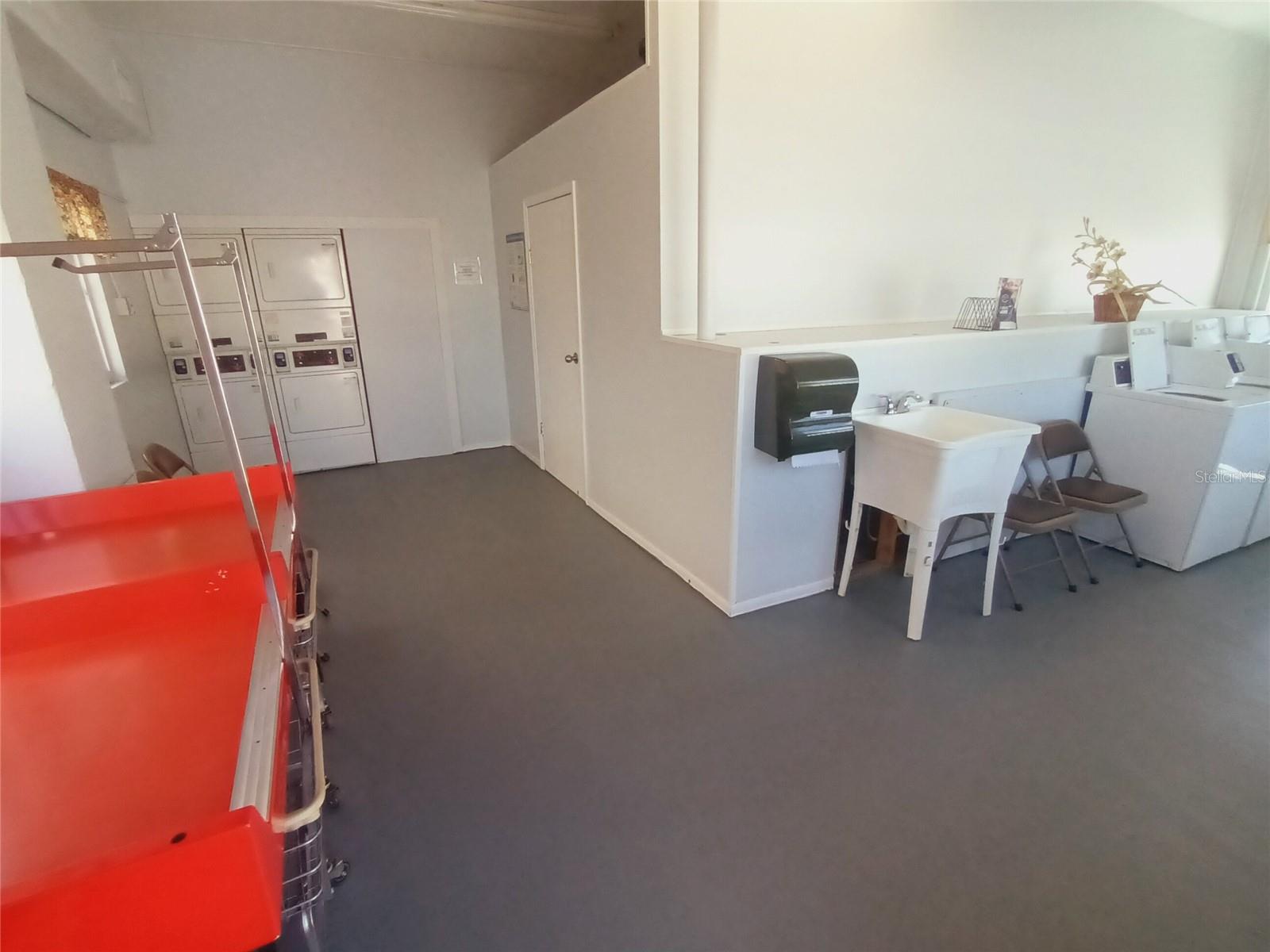 Image 48 of 86 For 5001 Oakland Hills Avenue