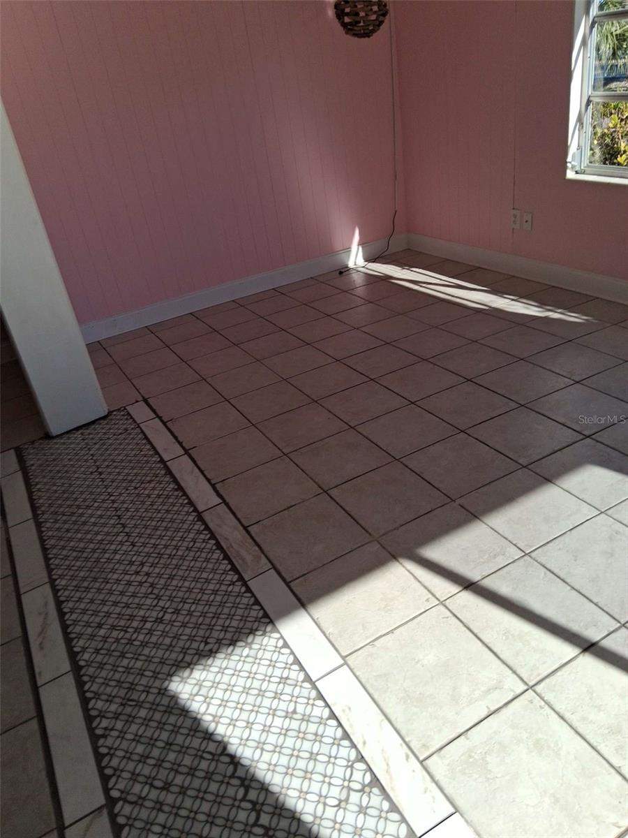 Image 22 of 58 For 3372 Mayflower Street