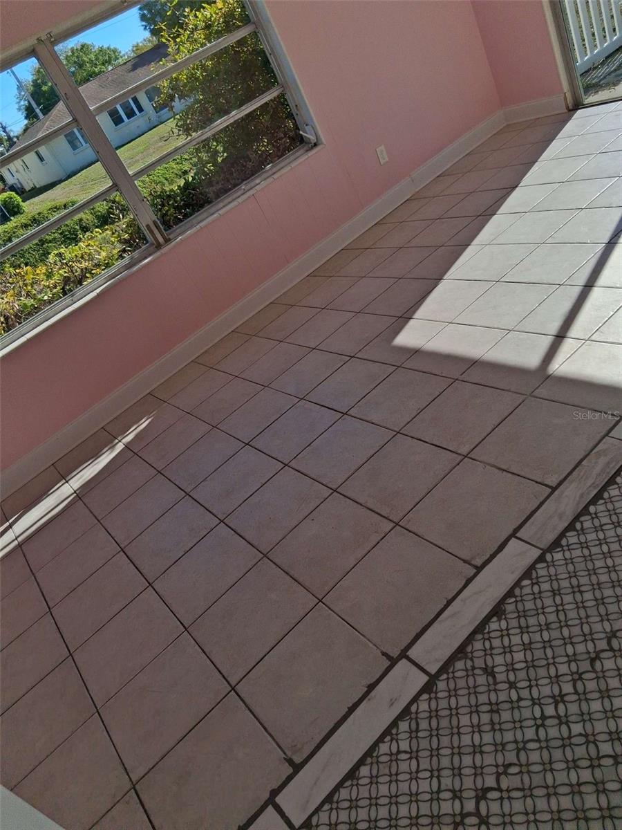 Image 24 of 58 For 3372 Mayflower Street