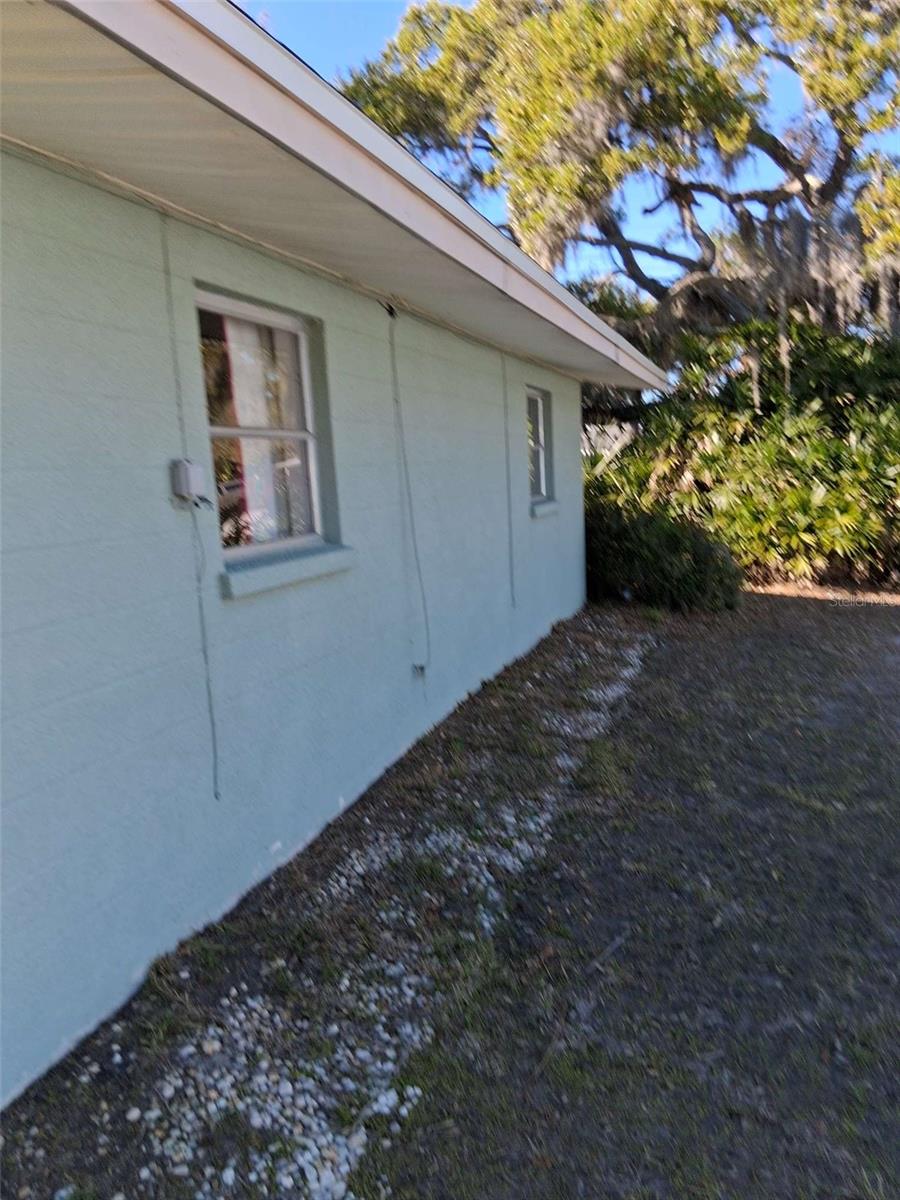 Image 27 of 58 For 3372 Mayflower Street