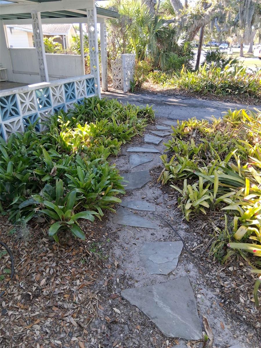 Image 28 of 58 For 3372 Mayflower Street