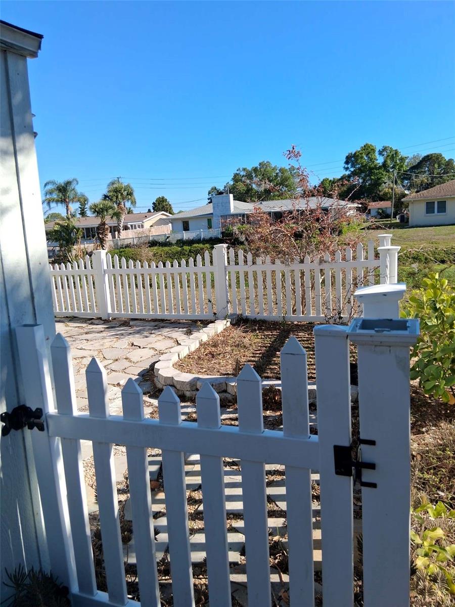 Image 31 of 58 For 3372 Mayflower Street