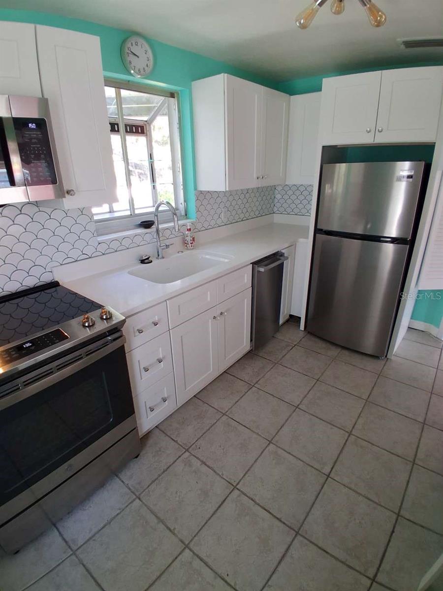 Image 4 of 58 For 3372 Mayflower Street