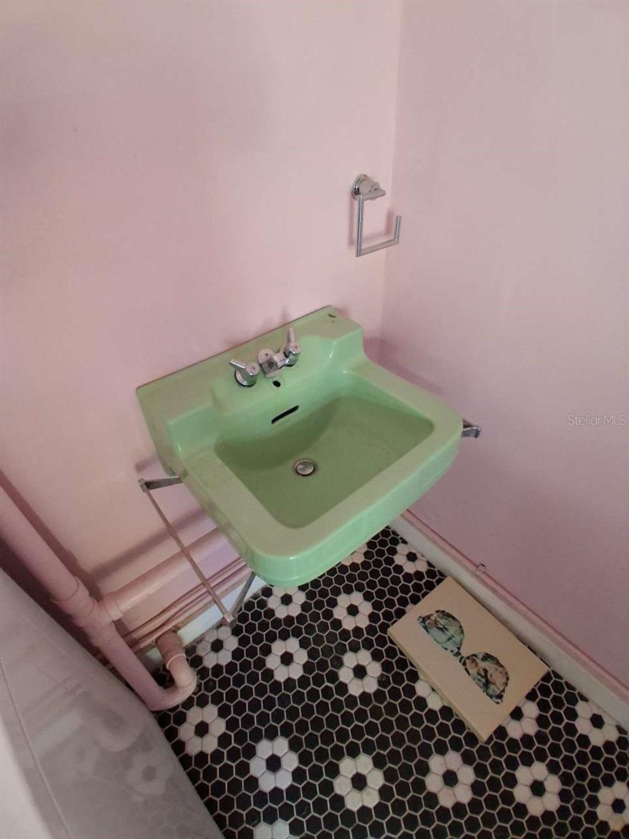 Image 41 of 58 For 3372 Mayflower Street