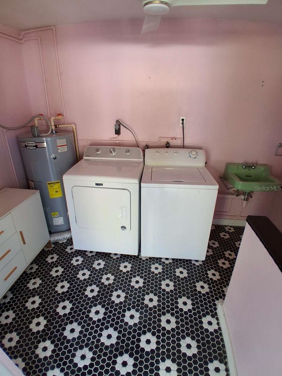 Image 43 of 58 For 3372 Mayflower Street