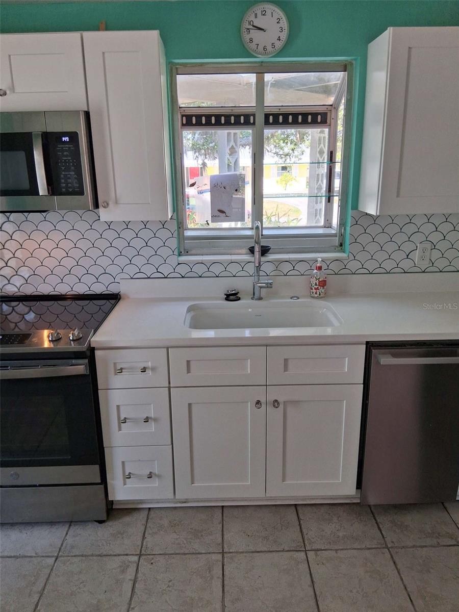 Image 5 of 58 For 3372 Mayflower Street