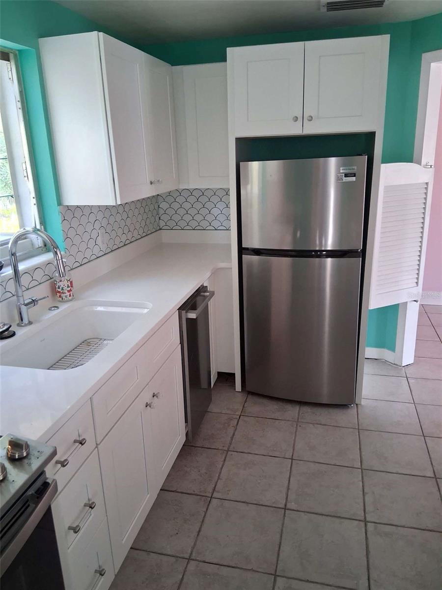 Image 56 of 58 For 3372 Mayflower Street