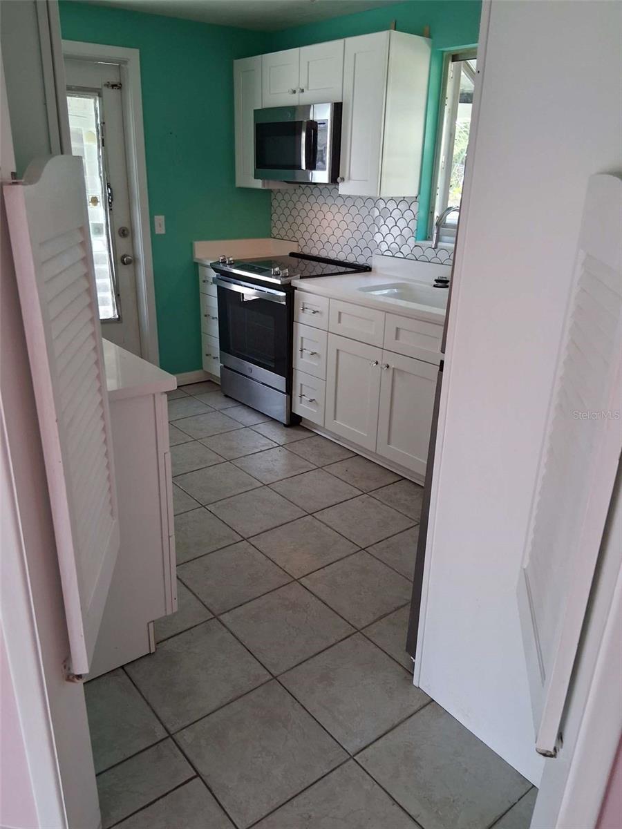 Image 6 of 58 For 3372 Mayflower Street