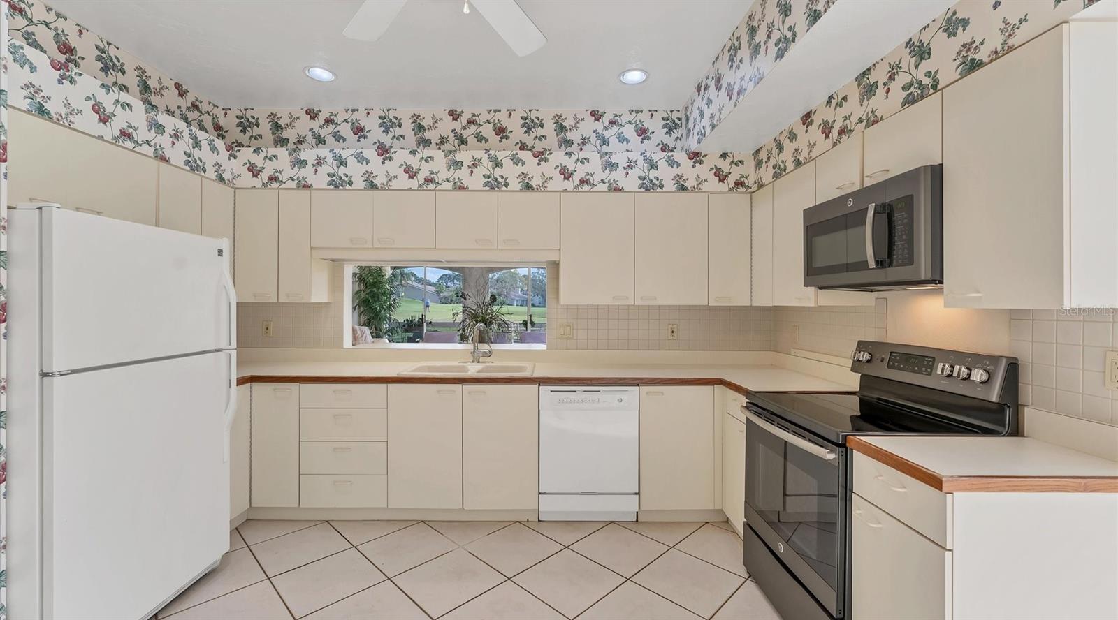 Image 6 of 34 For 3864 Chatsworth Greene Court 10