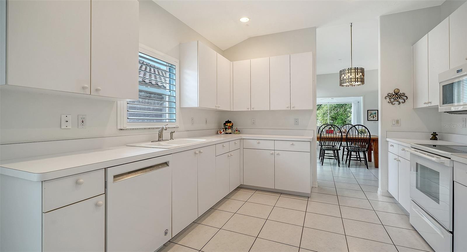 Image 24 of 59 For 3799 Mira Lago Drive