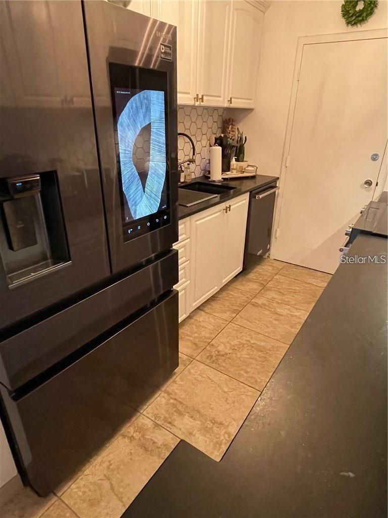 Image 21 of 45 For 4822 Ocean Boulevard 5e