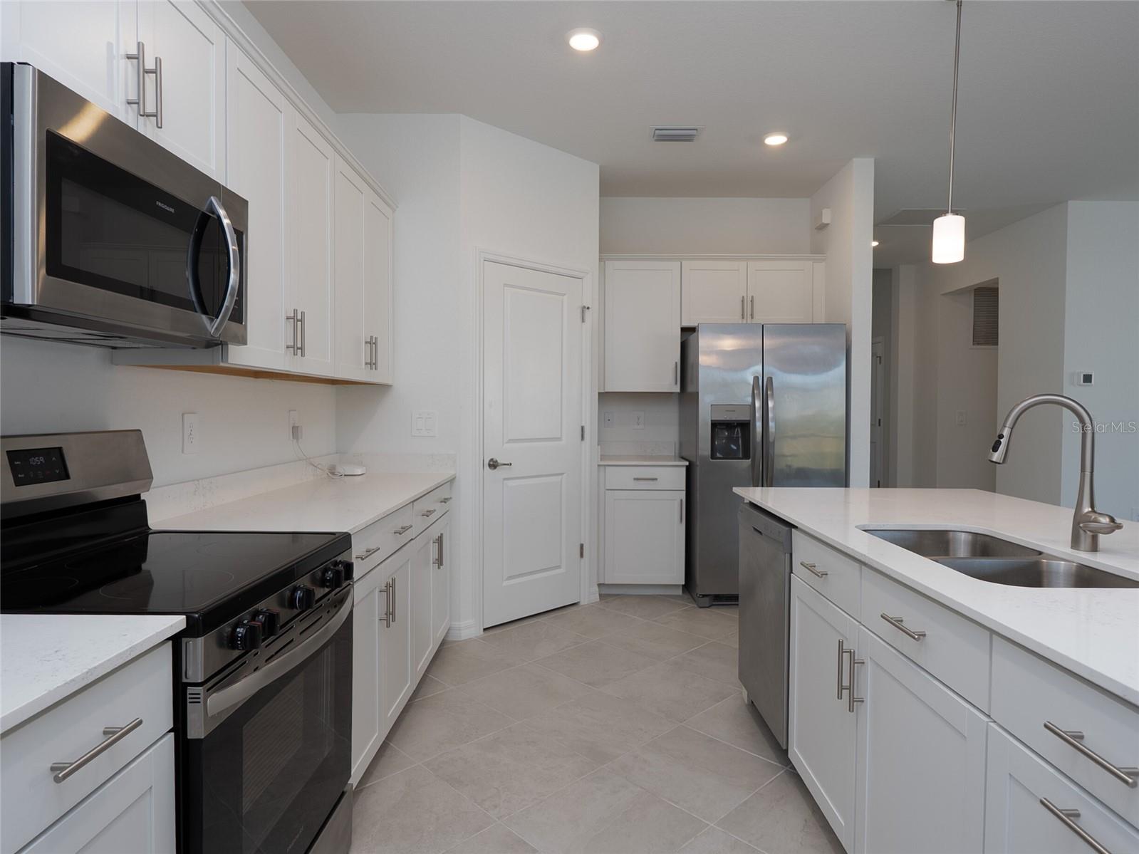 Image 22 of 57 For 11470 Burgundy Drive