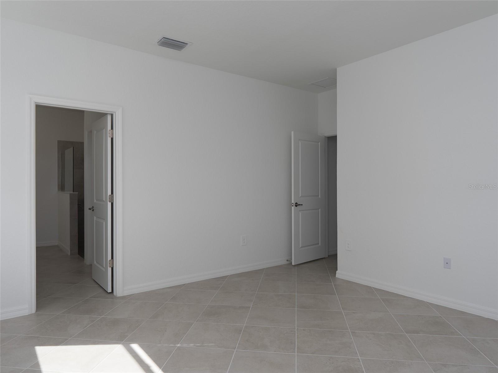 Image 38 of 57 For 11470 Burgundy Drive