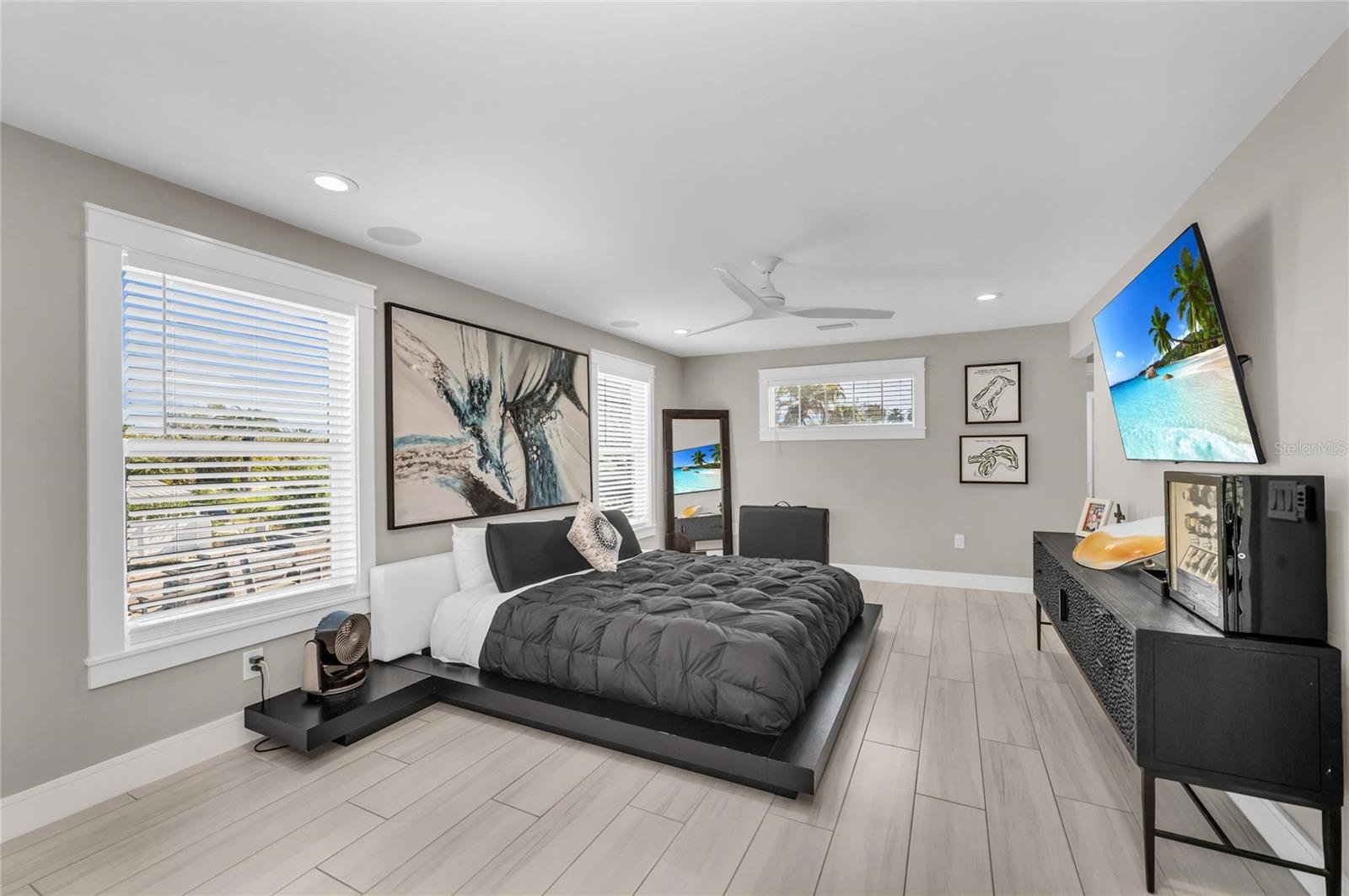 Image 10 of 47 For 7149 Longboat Drive N