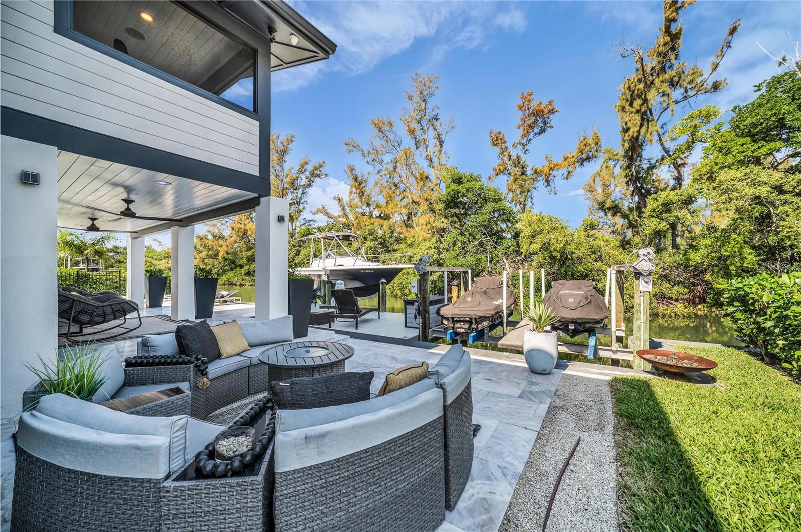 Image 33 of 47 For 7149 Longboat Drive N