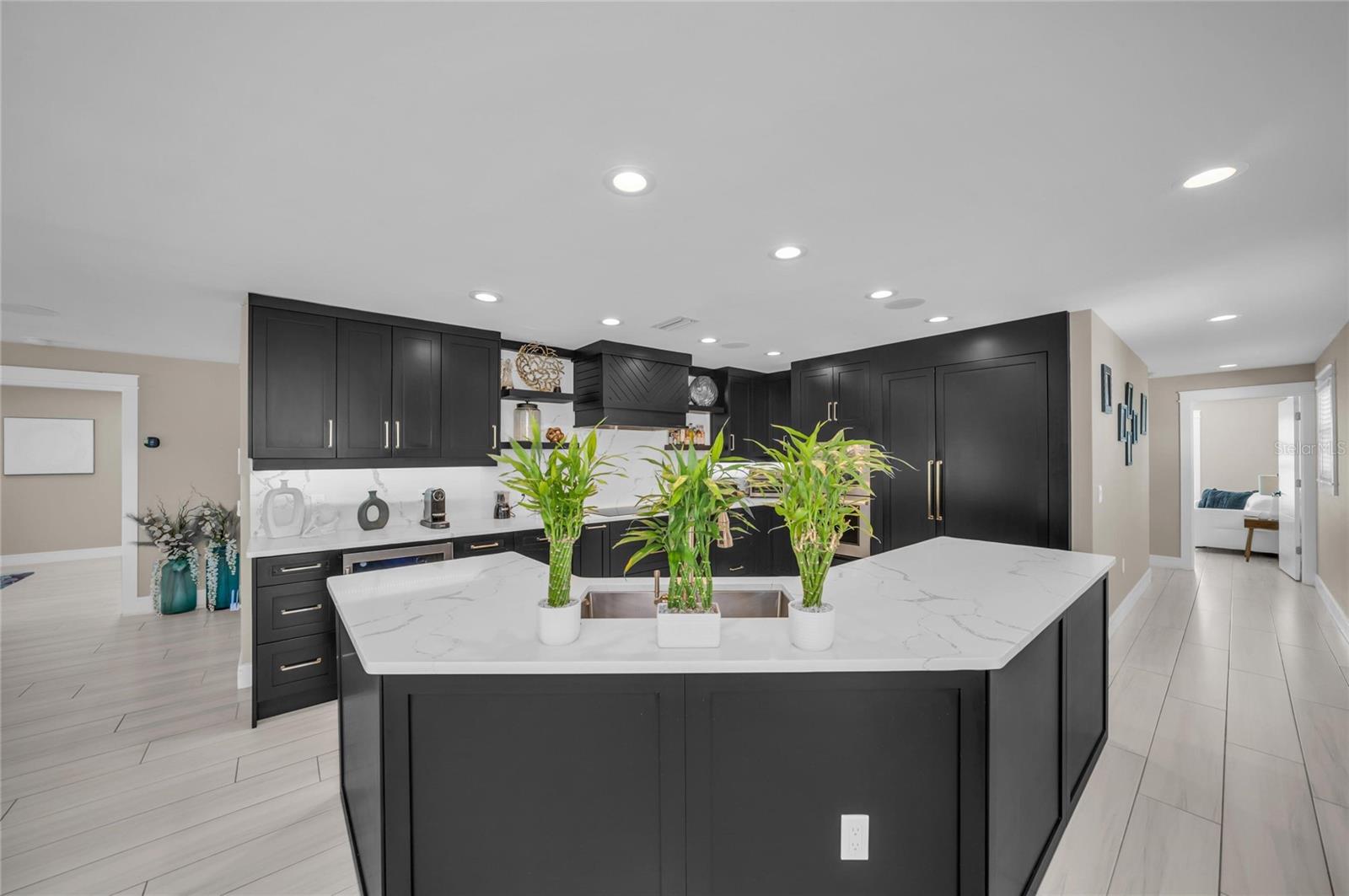 Image 5 of 47 For 7149 Longboat Drive N