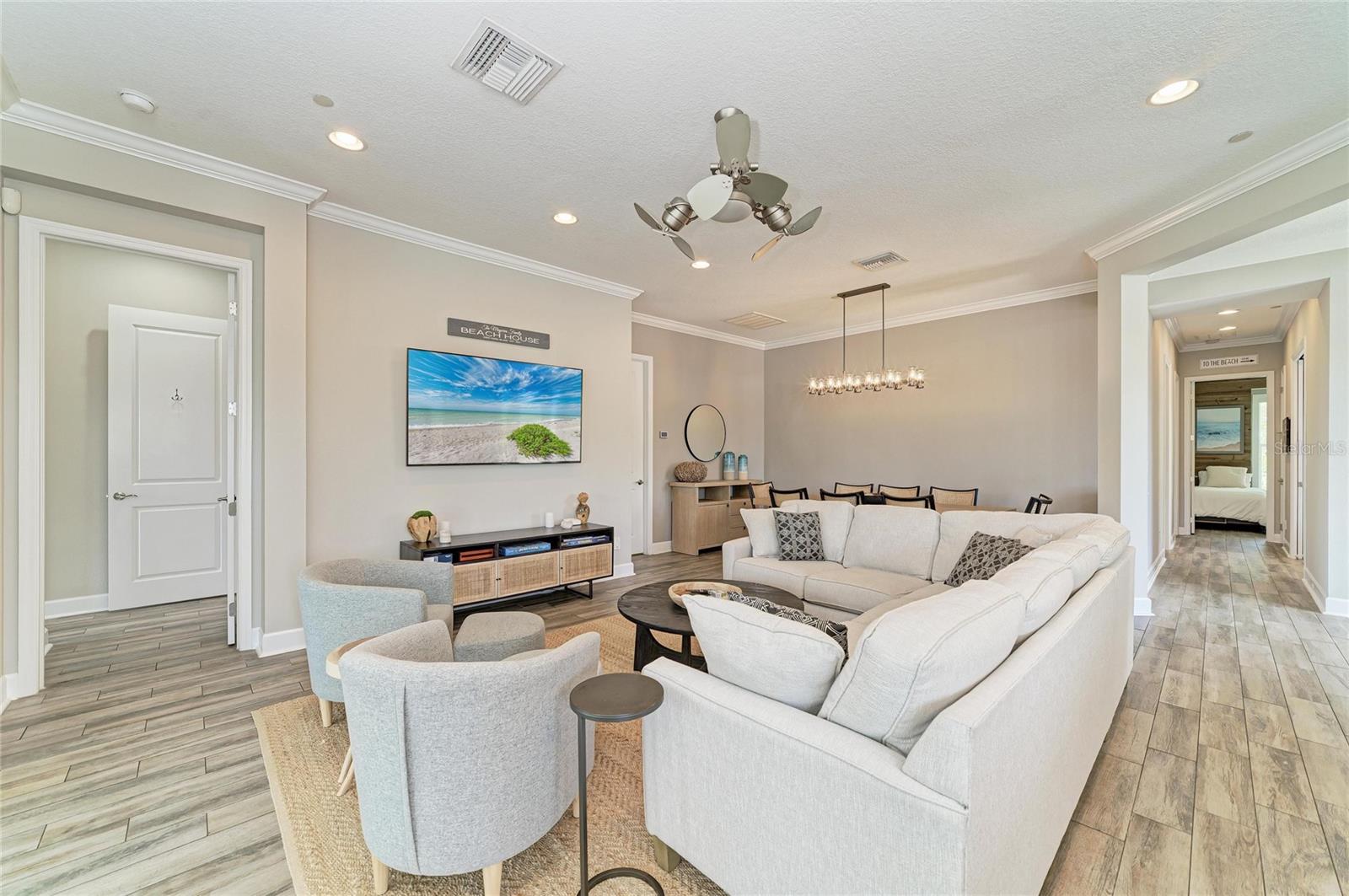 Image 10 of 98 For 348 Sapphire Lake Drive 101