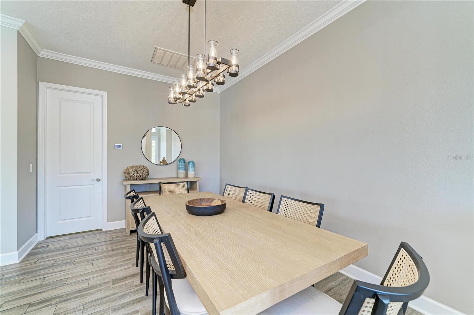 Image 12 of 98 For 348 Sapphire Lake Drive 101