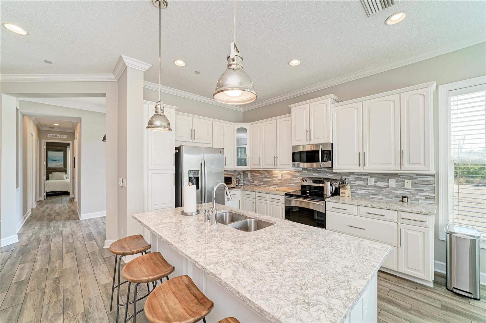 Image 16 of 98 For 348 Sapphire Lake Drive 101