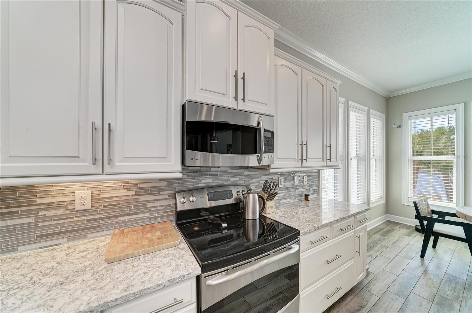 Image 19 of 98 For 348 Sapphire Lake Drive 101