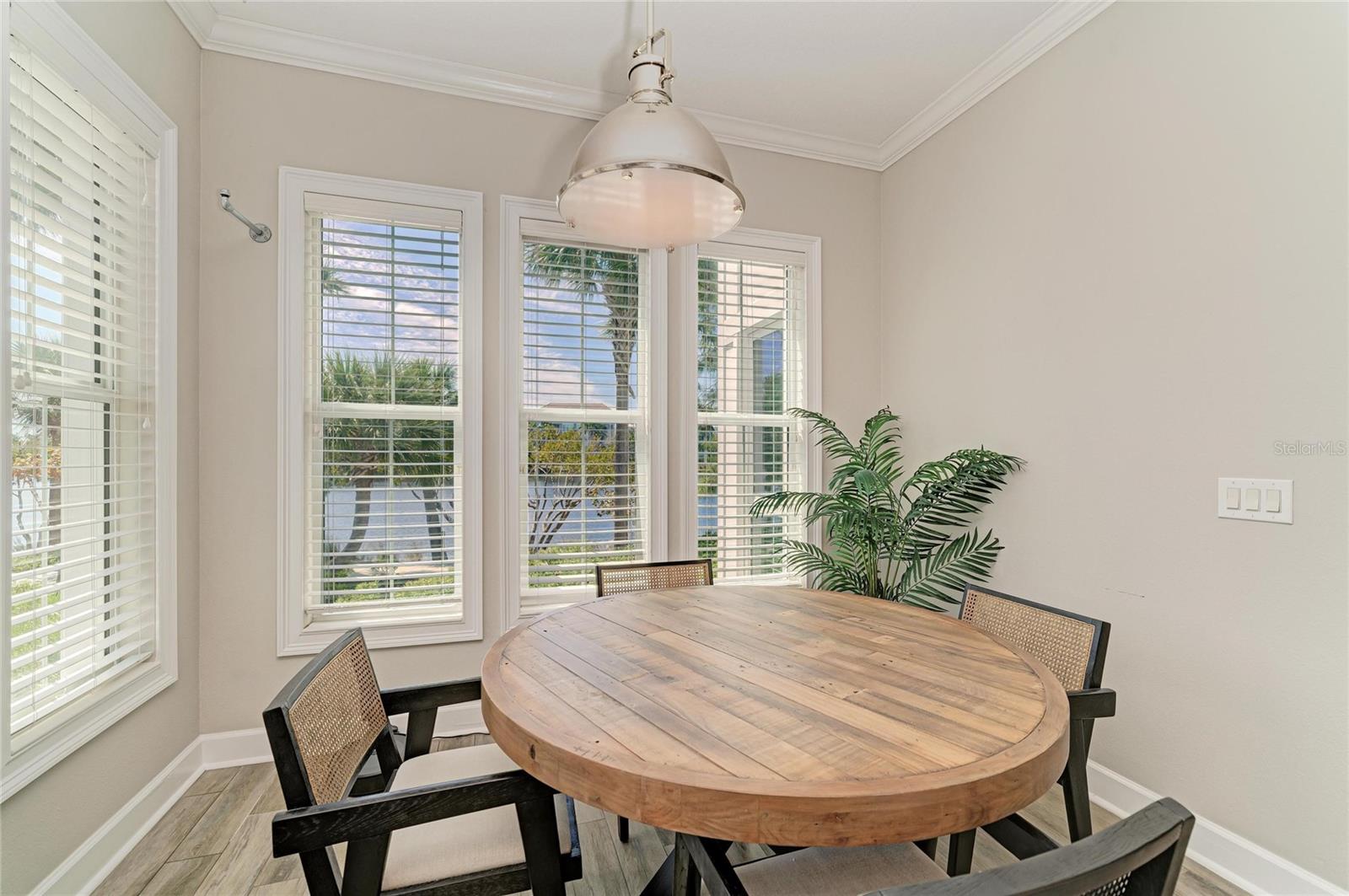 Image 23 of 98 For 348 Sapphire Lake Drive 101