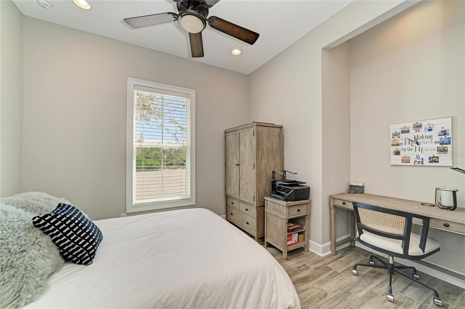 Image 41 of 98 For 348 Sapphire Lake Drive 101