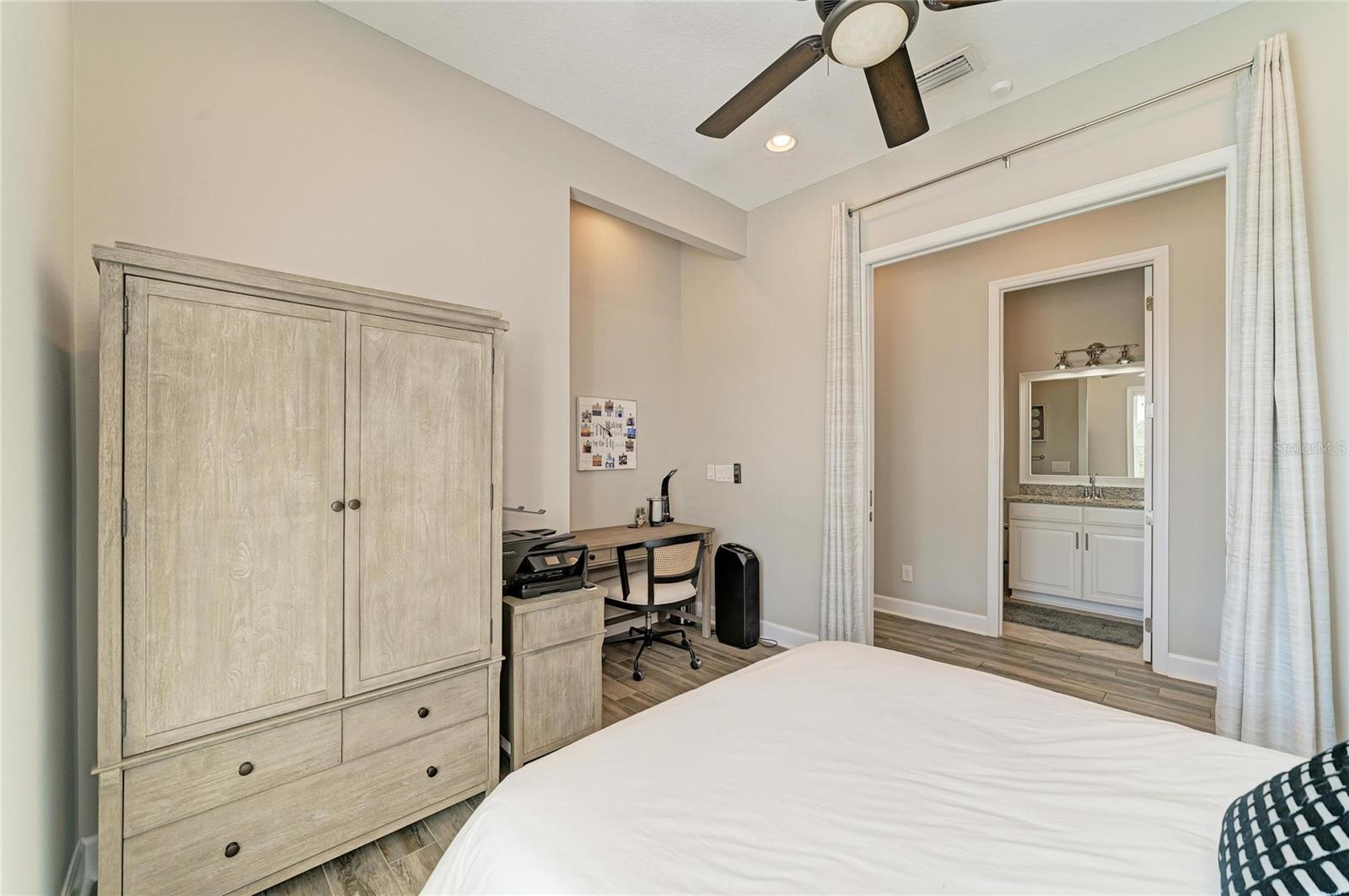 Image 43 of 98 For 348 Sapphire Lake Drive 101