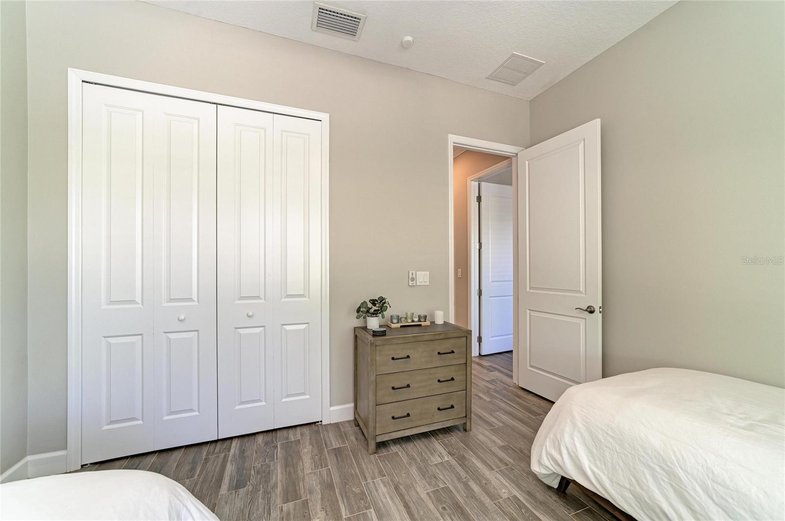 Image 46 of 98 For 348 Sapphire Lake Drive 101