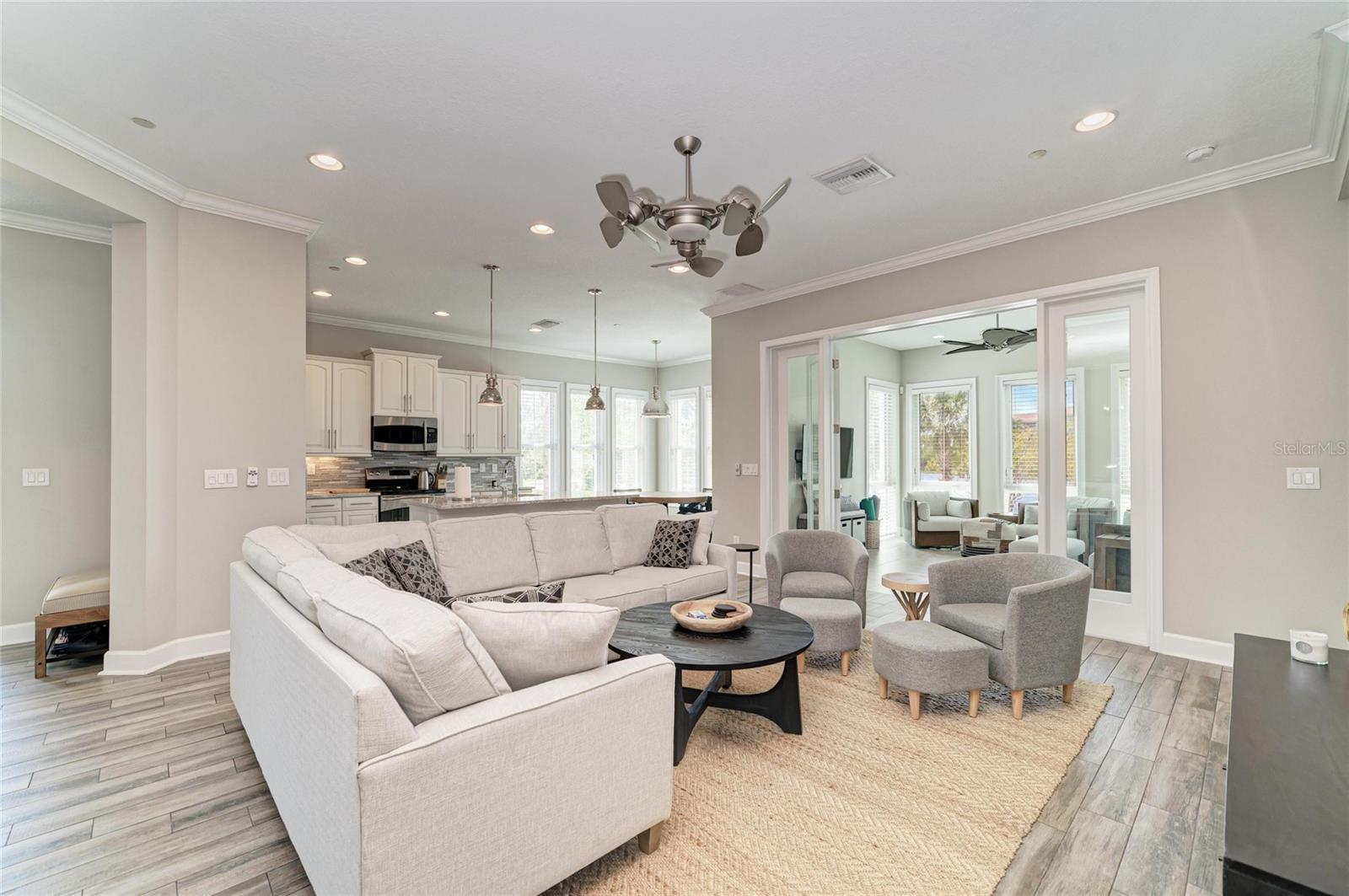 Image 6 of 98 For 348 Sapphire Lake Drive 101