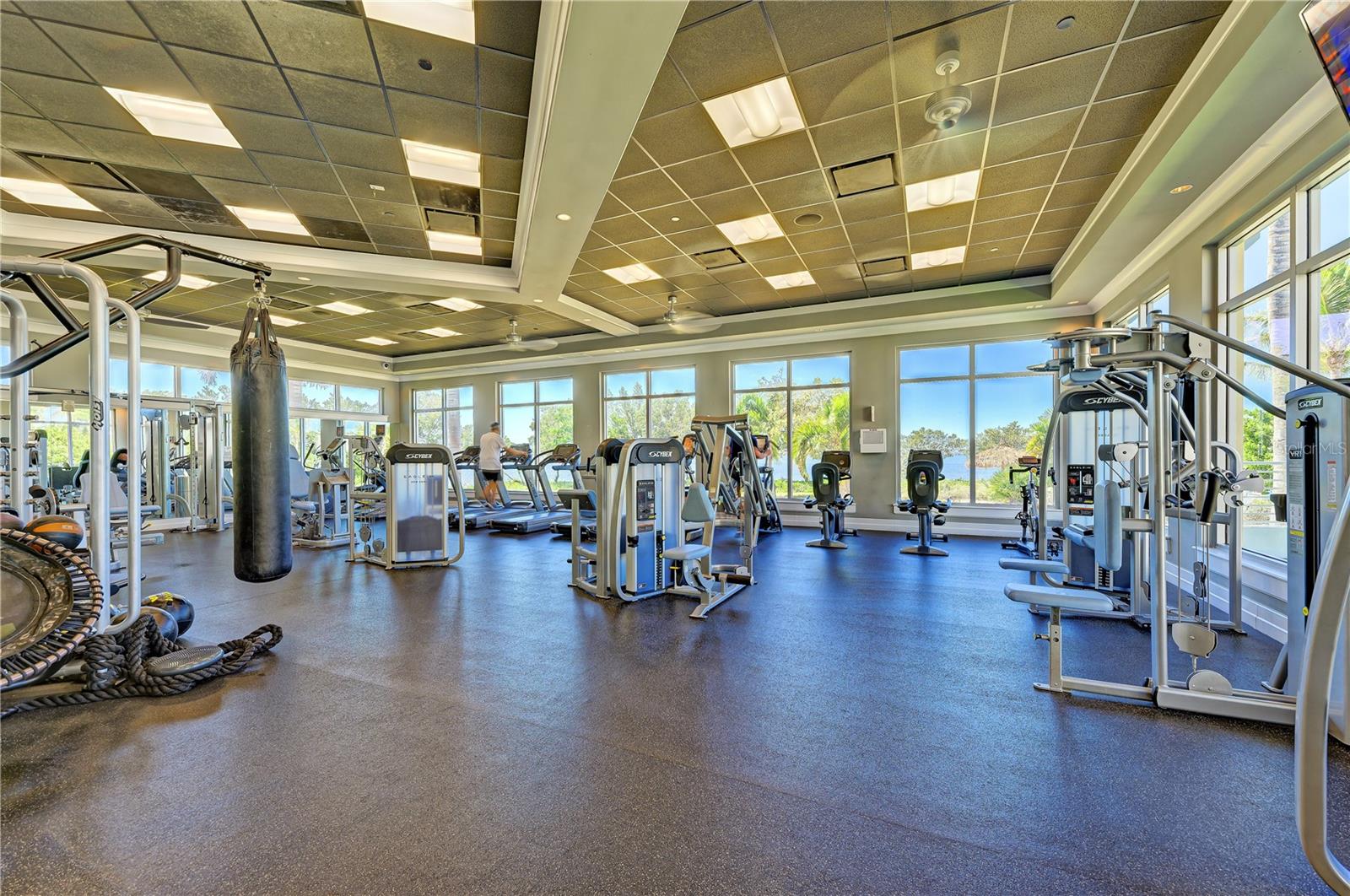 Image 67 of 98 For 348 Sapphire Lake Drive 101