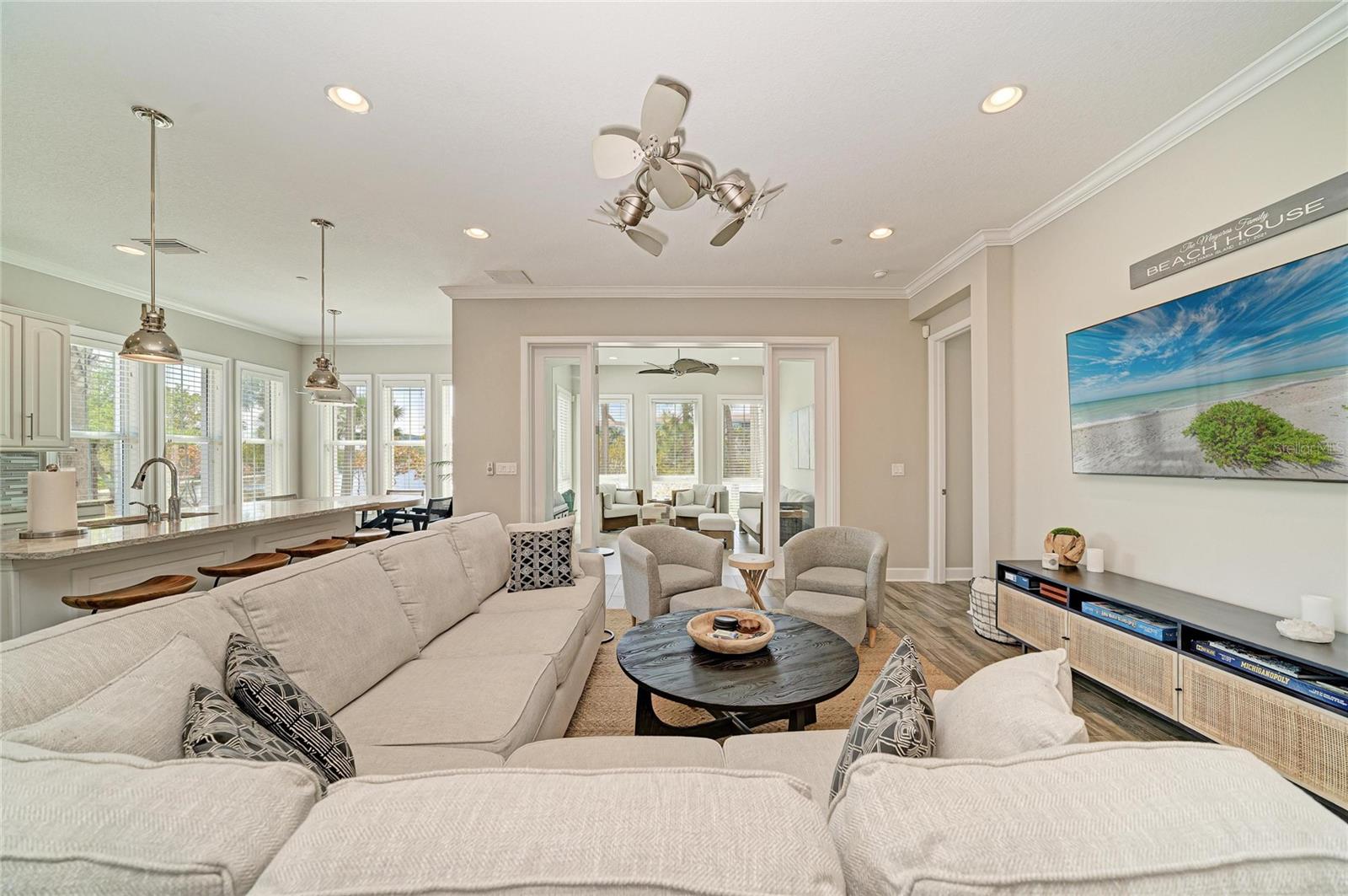 Image 7 of 98 For 348 Sapphire Lake Drive 101